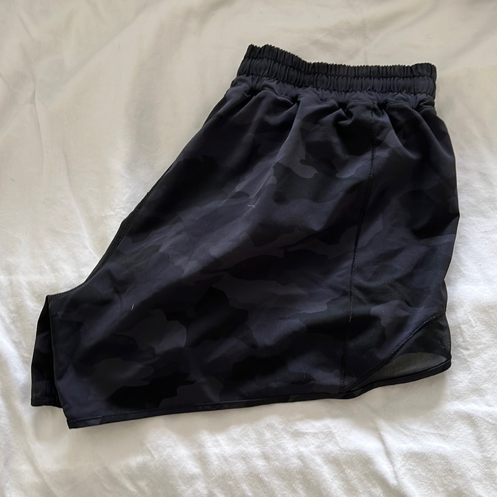 🍋LULULEMON HOTTY HOT SHORT 4”